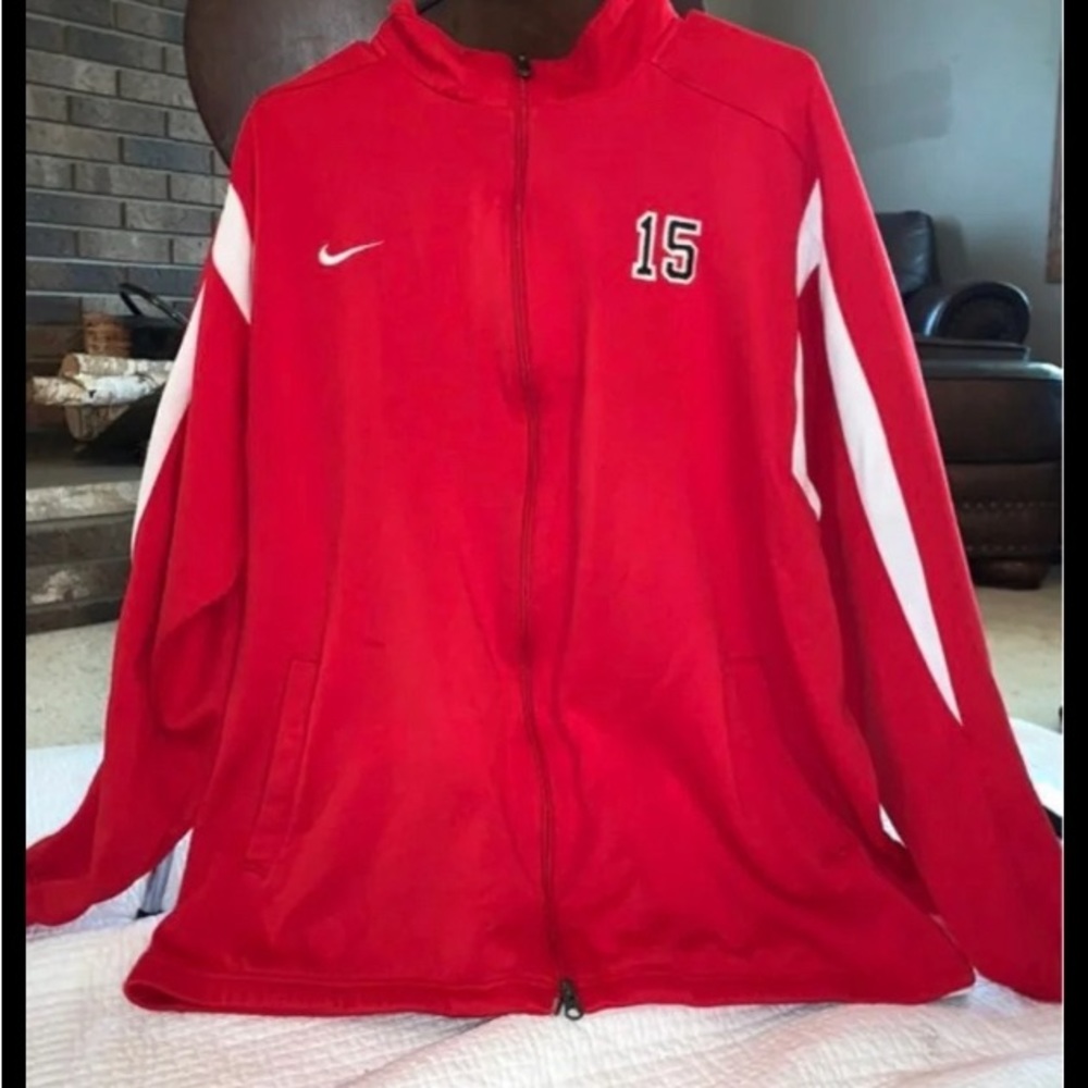 Men’s Nike Eagles size 3XL
